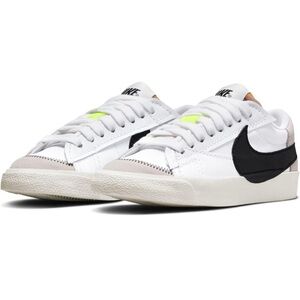 Nike Women's Blazer Low '77 Jumbo Trainers